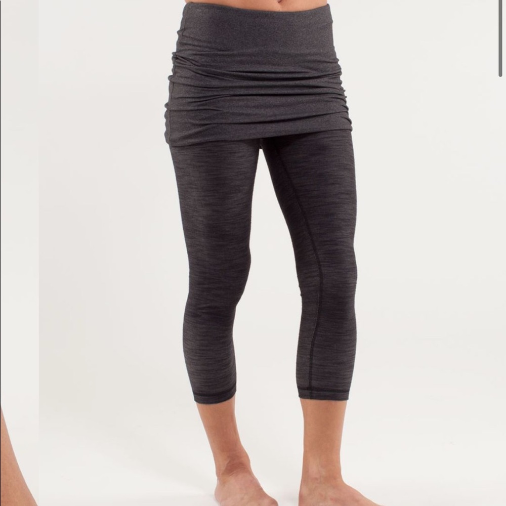 Lululemon Yin to You skirted crops